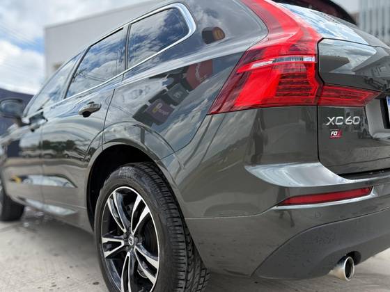 VOLVO XC60 2.0 T8 HYBRID MOMENTUM AWD GEARTRONIC VOLVO XC60 2.0 T8 HYBRID MOMENTUM AWD GEARTRONIC